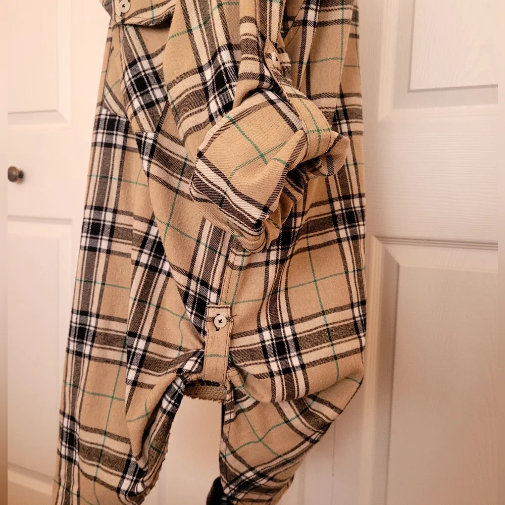 🤎 Plaid Shirt - Picture 2 of 4